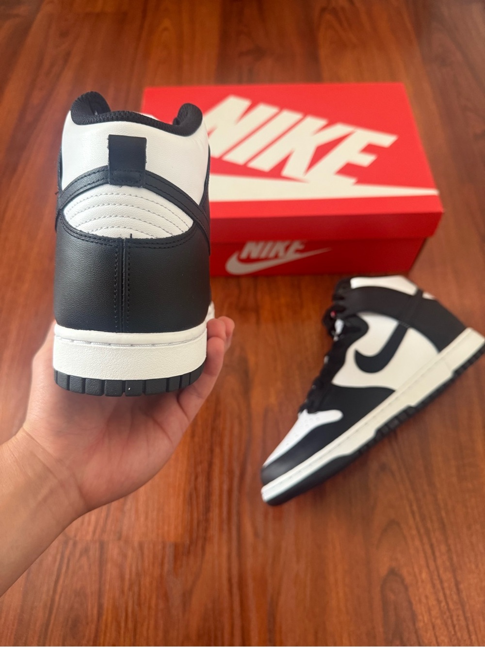 Nike Dunk High Panda’s Retro - Picture 4 of 5